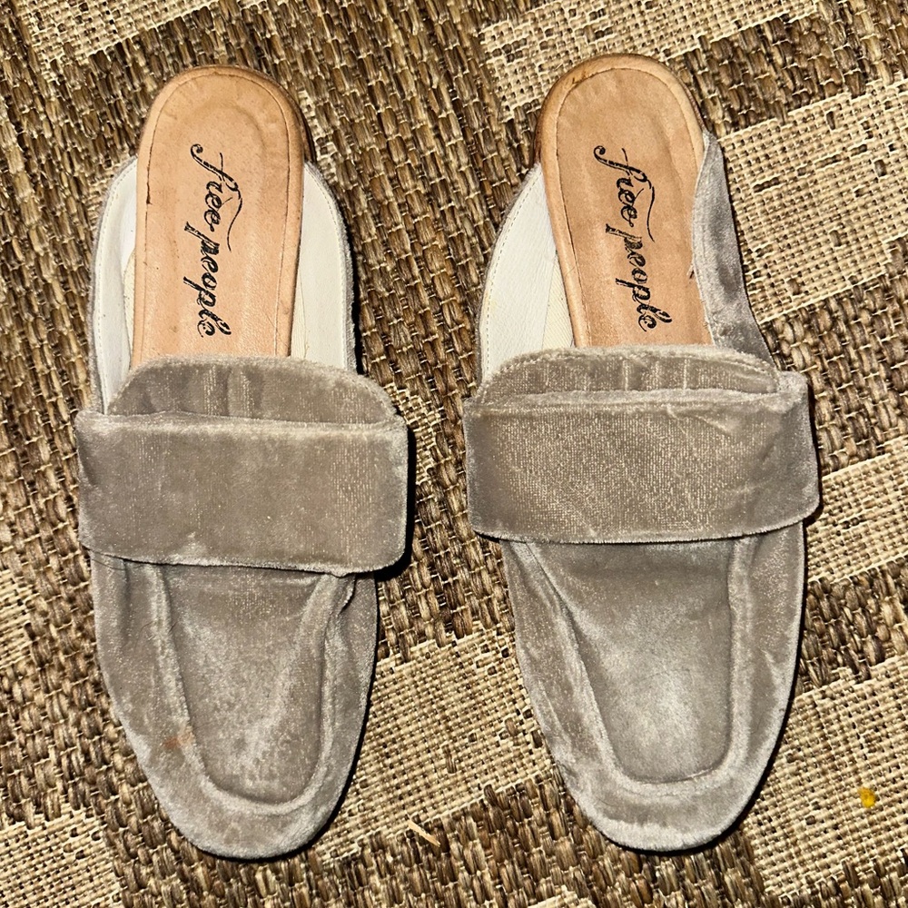 FREE PEOPLE- Women’s Size 37 Tan Velvet Slip Ons